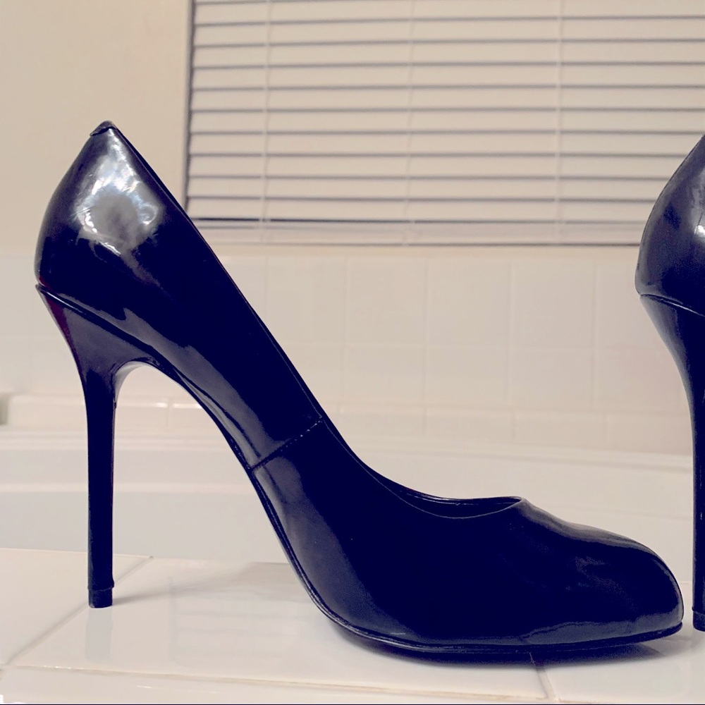 NEW W/O TAGS Steve Madden Patent Leather Stilettos